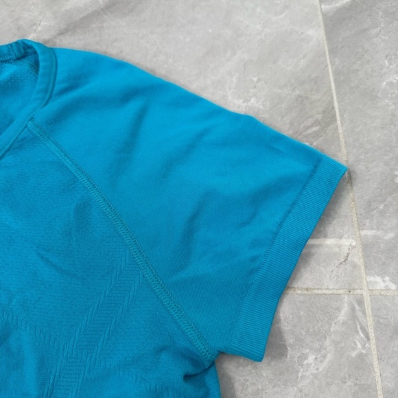 Women’s Athleta Fastest Track Tee Short Sleeve Workout Athletic Top Size Large - Picture 6 of 16